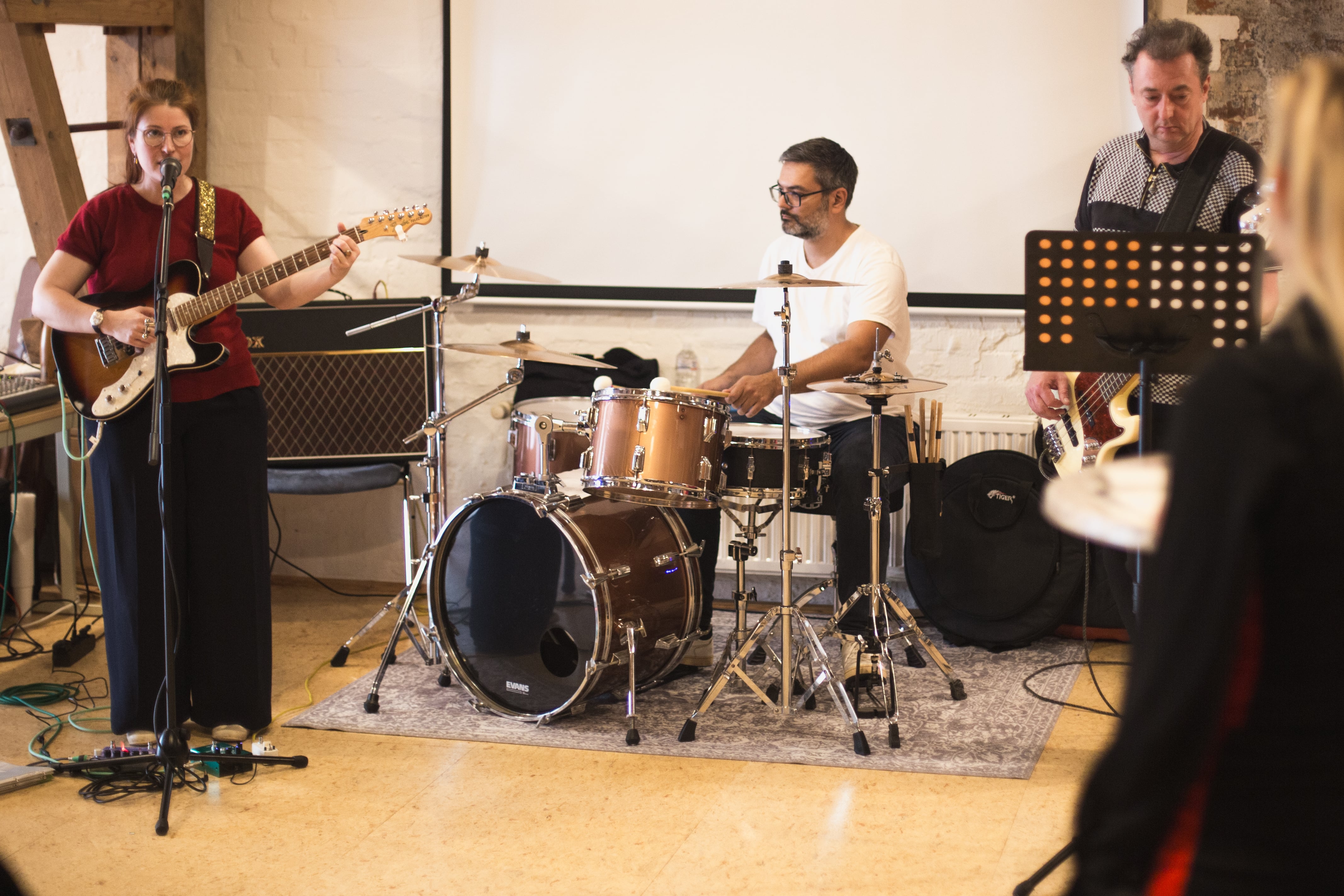 Die Band "Naïs" auf der Bühne.